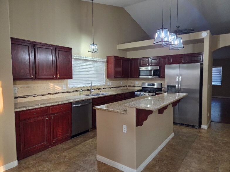 Building Photo - 2602 Roaring Lion Ave