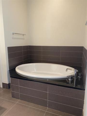 Building Photo - 2600 W 7th St