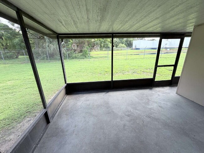 Building Photo - 3213 Julia Ct