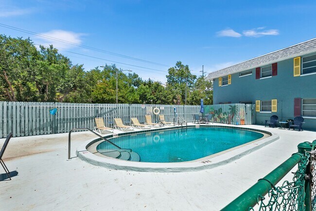 Building Photo - Bear Creek Apartments (1)