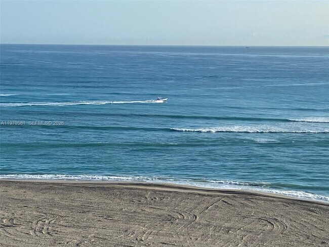 Building Photo - 300 Ocean Trail Way