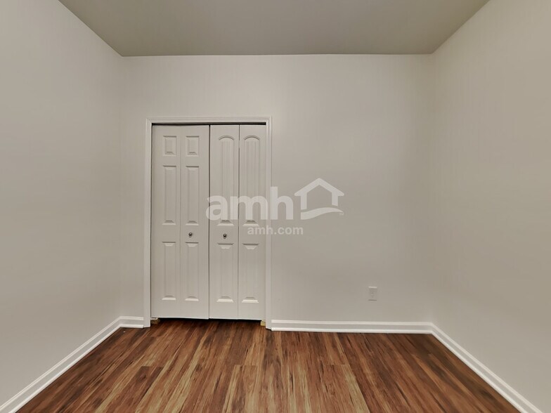 Building Photo - 4123 Oakstone Dr