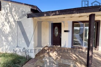 Building Photo - 2Bed/1Bath Home 24th St/Thomas Rd! $199 MO...