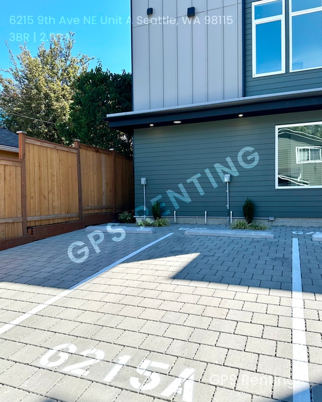 Building Photo - 6215 9th Ave NE