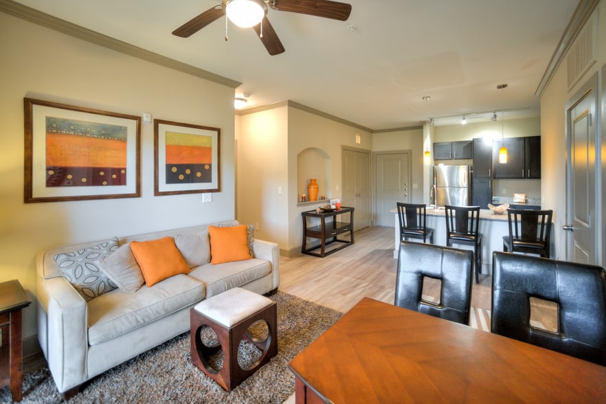 Oaks at Wayside Apartments 6520 Jamail Dr Houston TX 77023