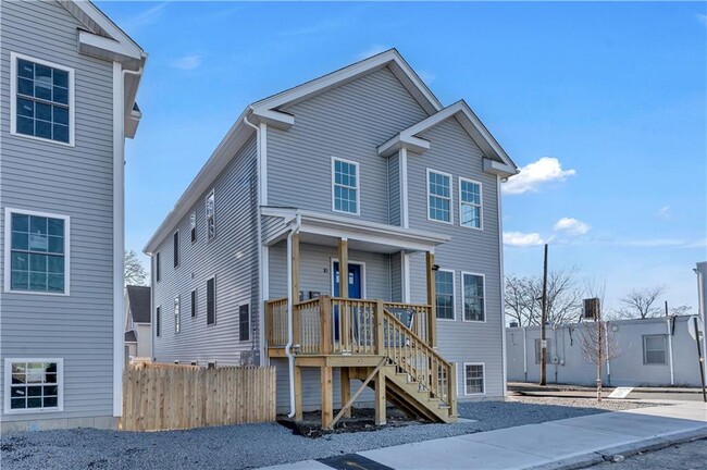 Building Photo - 10 Anthony Ave