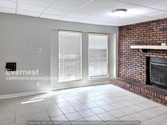 Building Photo - 2902 Tall Tree Ln