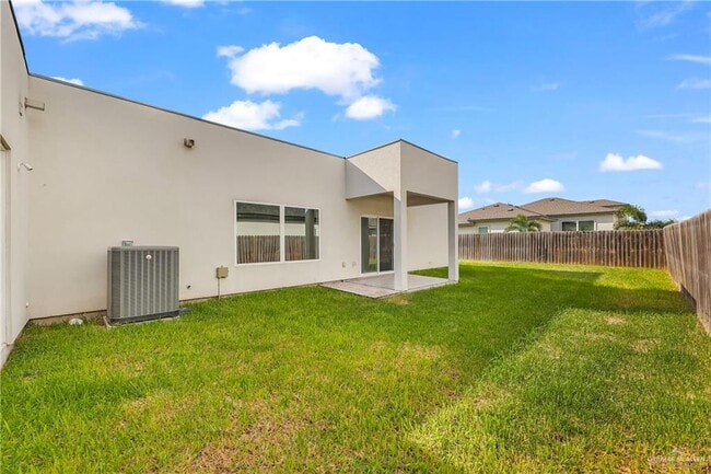 Building Photo - 23 Providence Ave