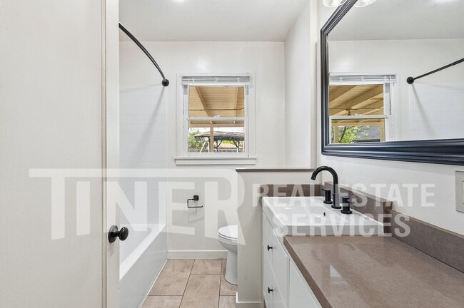 Building Photo - 2416 60th St