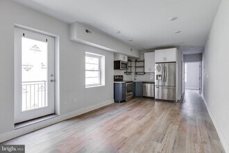 Building Photo - 1535 N 6th St