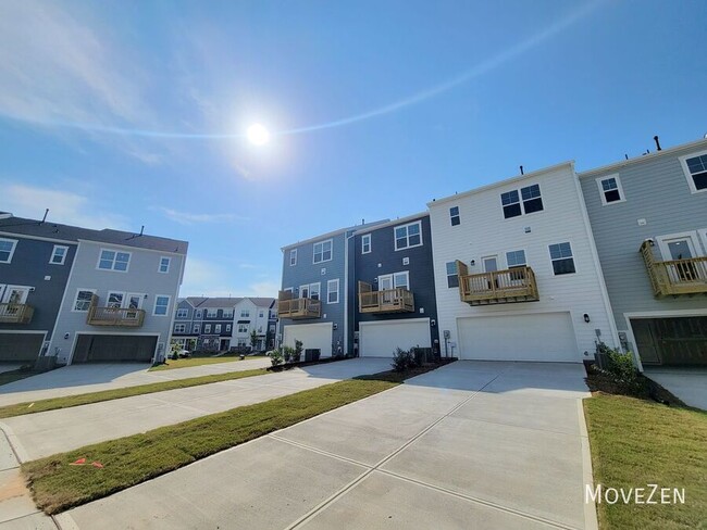 Building Photo - 828 Basswood Gln Trl