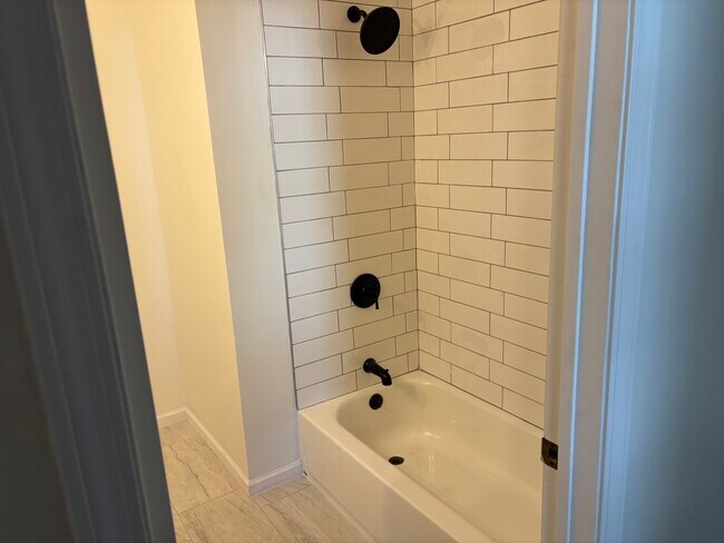 Building Photo - 18377 Pleasant View Dr