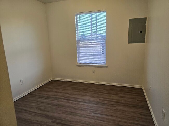 Building Photo - Updated and available now!