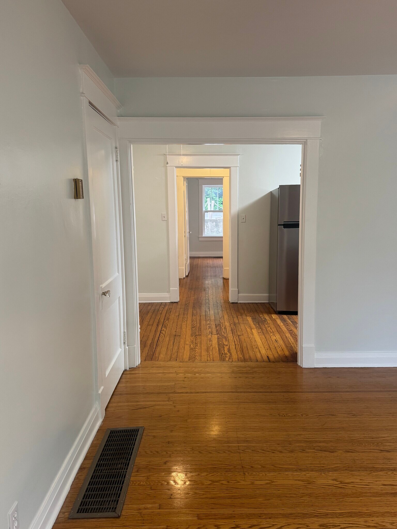 View from living room through kitchen to bedroom - 1333 Castlewood Ave