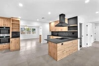 Building Photo - 4640 SW 25th Terrace