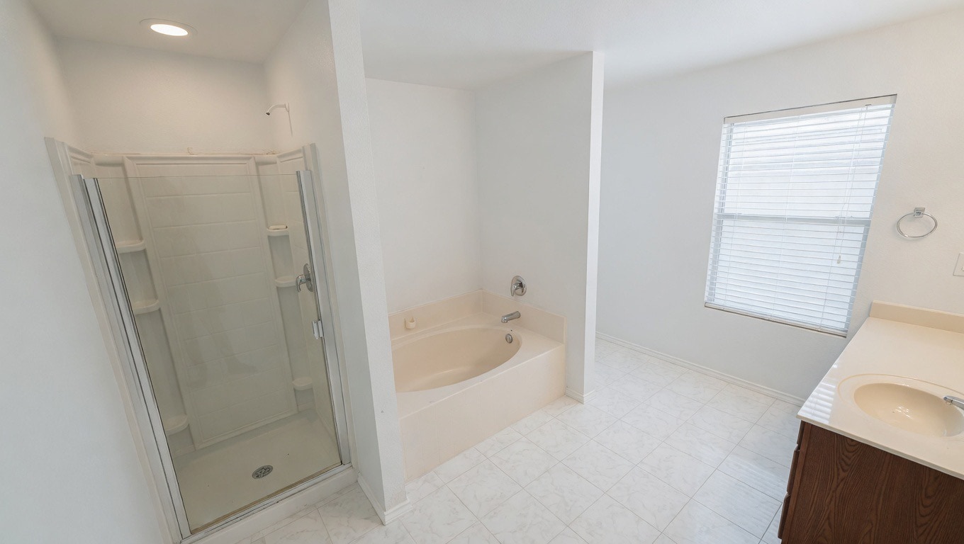 Building Photo - Room in House on Shallow Creek Dr