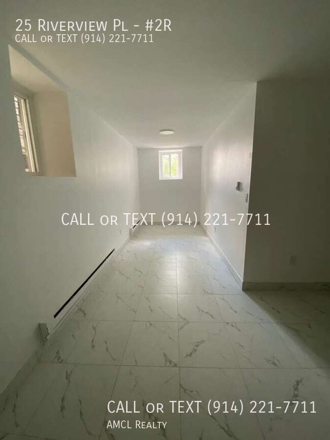 Building Photo - 25 Riverview Pl