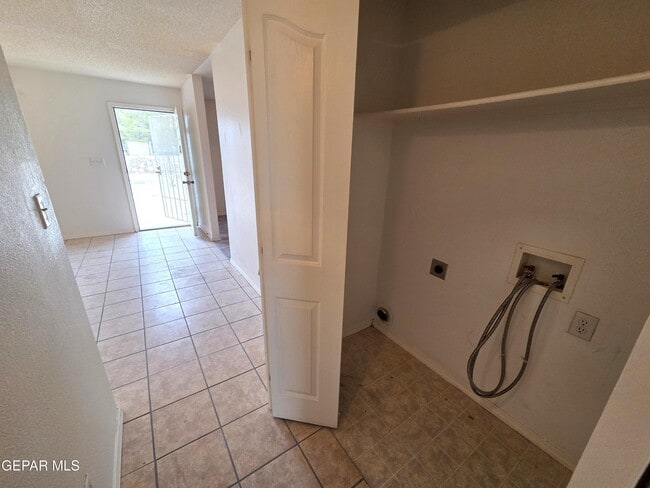 Building Photo - 3856 Tierra Alamo Dr