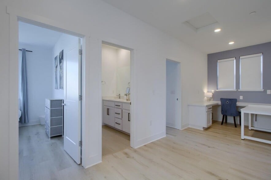 Building Photo - 2123 Sieber Dr