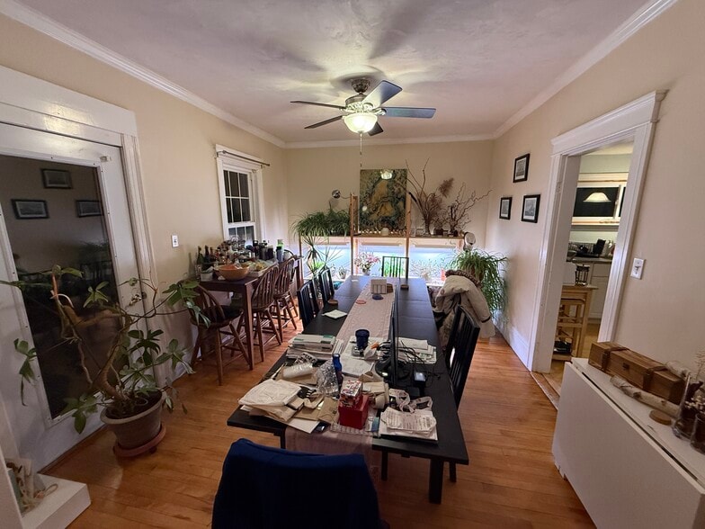 Building Photo - 304 Lake Ave