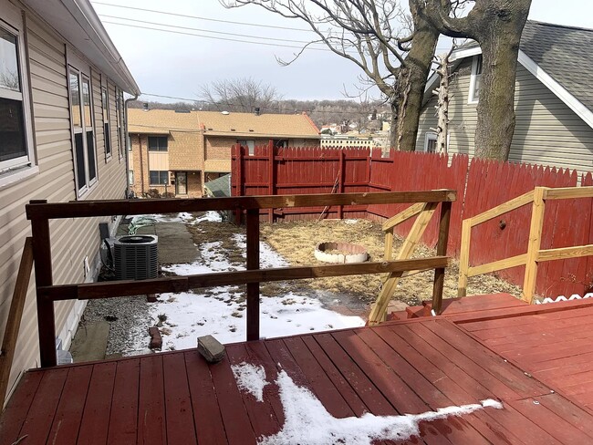 Building Photo - 411 Voorhis St