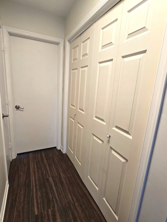 Building Photo - 1829 Alyssum Pl