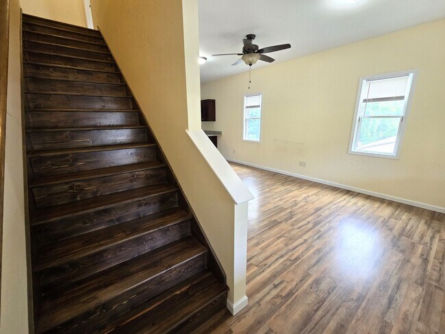 Building Photo - 1232 Highland Hall Rd