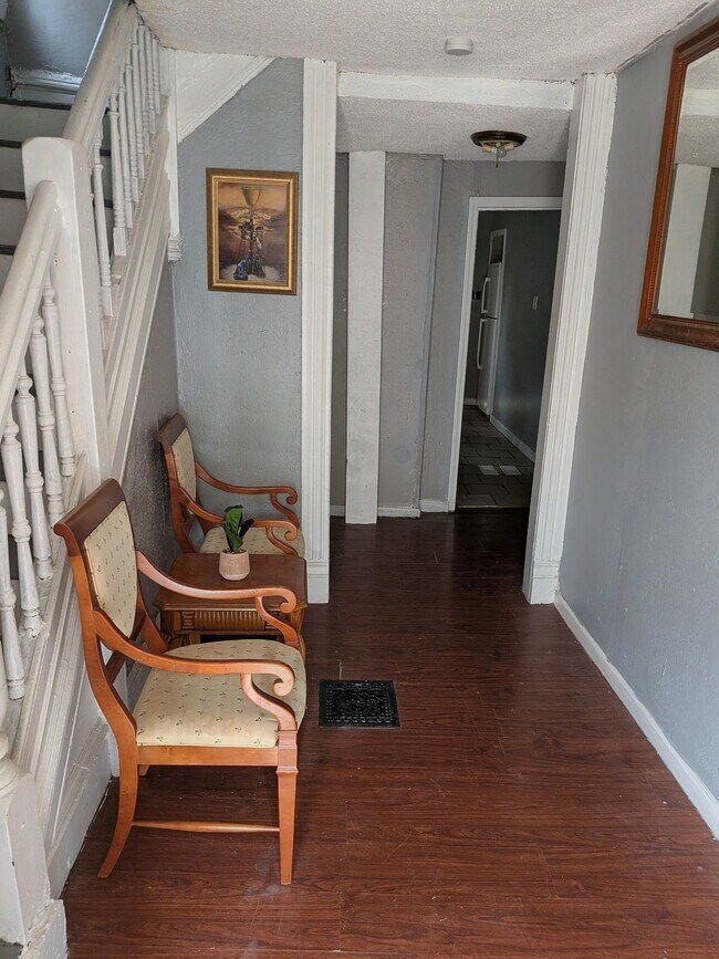 Building Photo - 4020 Dryden Ave