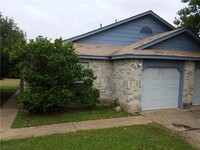Building Photo - 1304 Pitcairn Dr