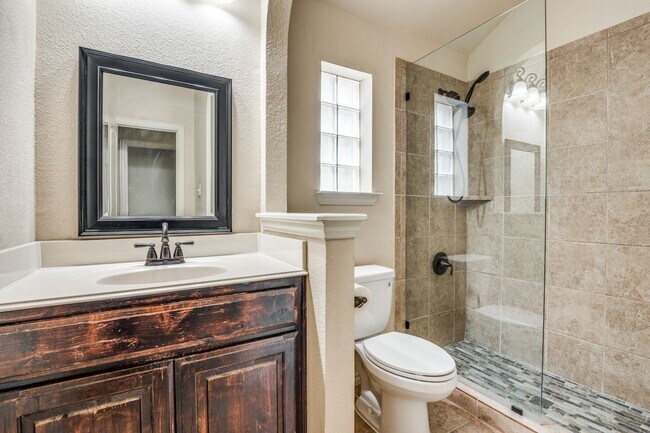 Building Photo - Luxurious 4BR/3BA Home in Grand Prairie – ...