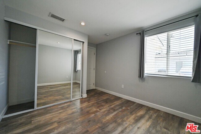 Building Photo - 14420 Rosecrans Ave
