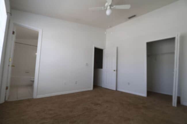 Building Photo - Spacious 2 Bedroom, 2 1/2 Bath Townhome in...
