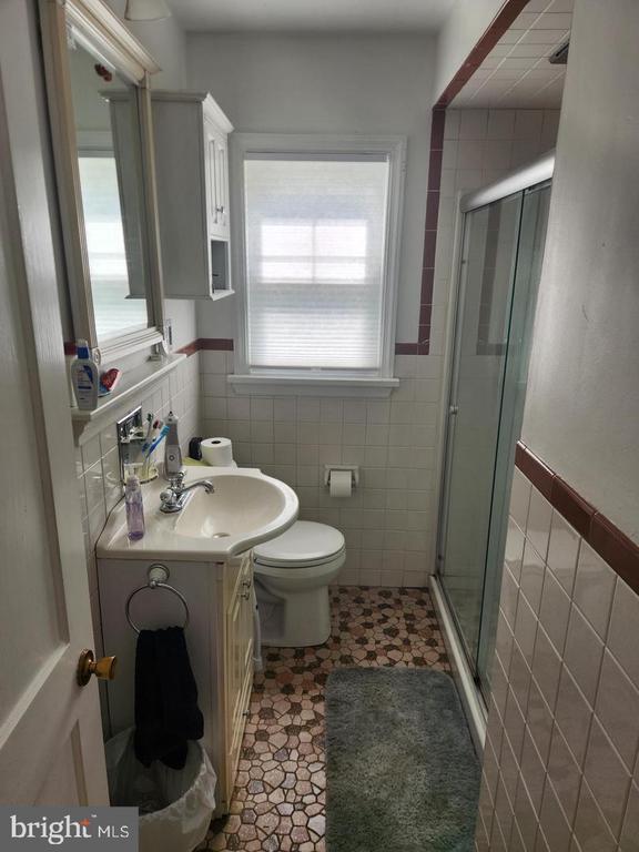 Building Photo - 122 Cornell Rd