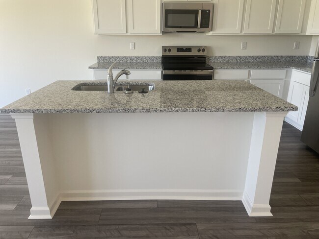 Building Photo - 349 Sporting Dr
