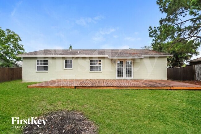 Building Photo - 6229 Florida Cir N