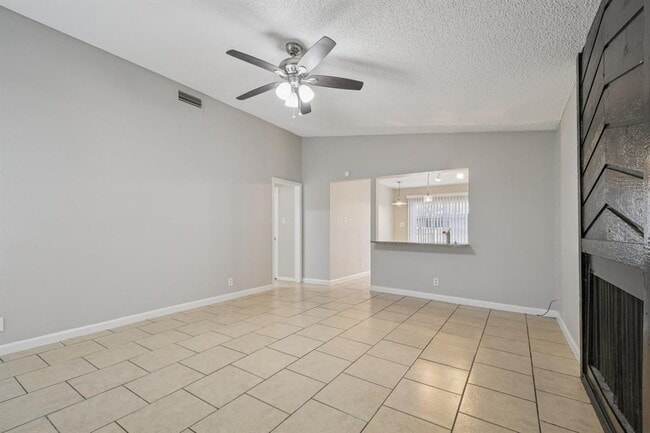 Building Photo - 11906 Broad Oaks Dr