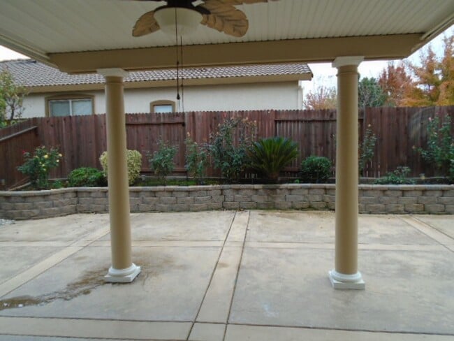 Building Photo - BEAUTIFUL 2 STORY IN WEST ROSEVILLE! 4 BEDROOM, 3 BATH, 3 CAR GARAGE, WITH LOW MAINTENANCE YARD!