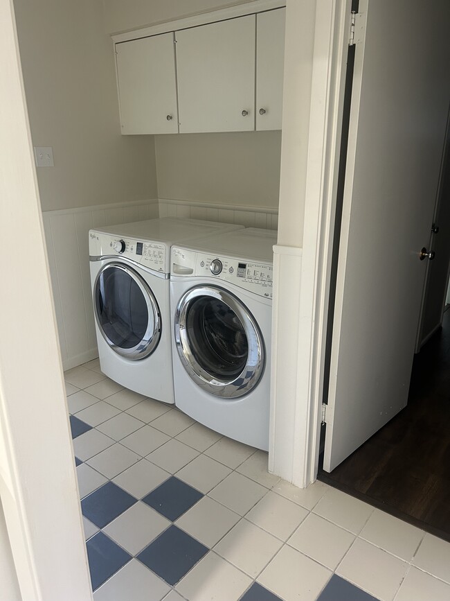 Washer & Dryer - 14435 Valley Hi Cir