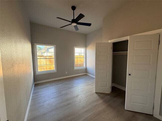 Building Photo - 2209 Gano St