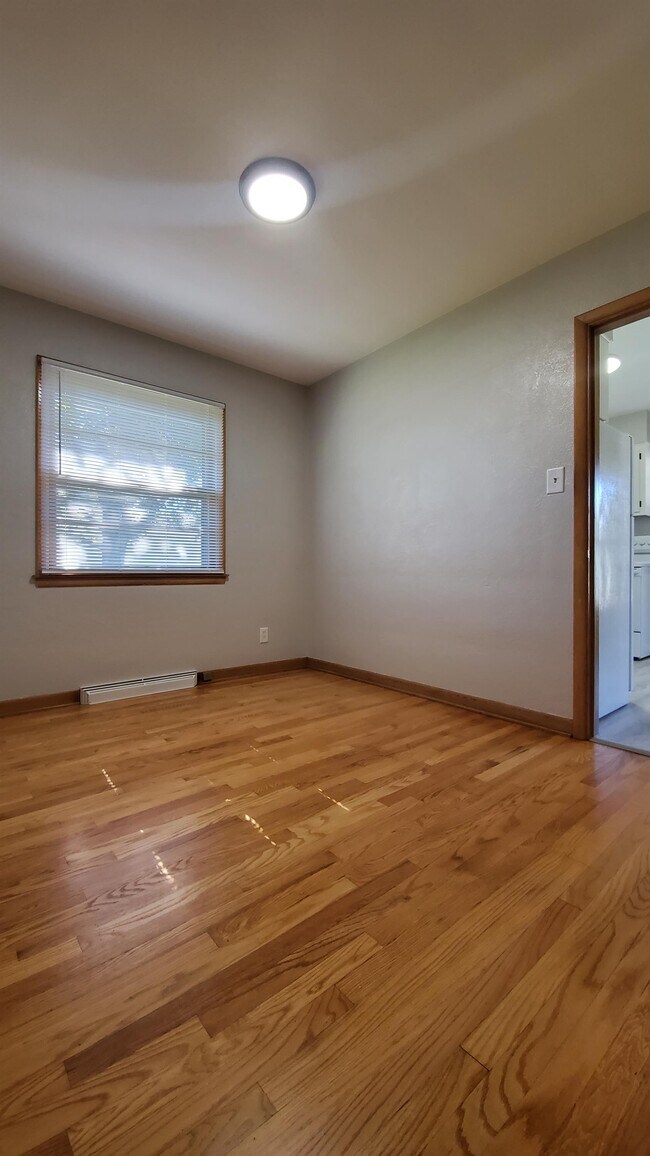 Building Photo - 3339 Henderson Ave SE