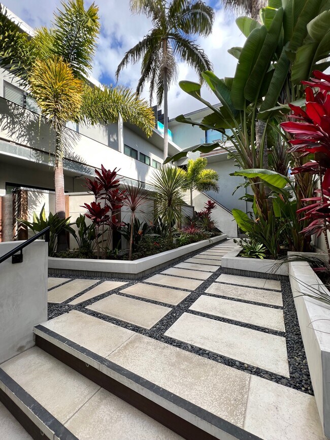 Building Photo - 1702 Hermosa Ave