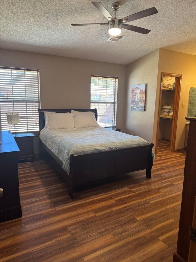 Building Photo - Fully Furnished Rental
