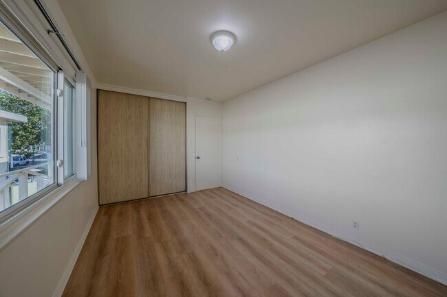 Building Photo - 69 Glendora Ave