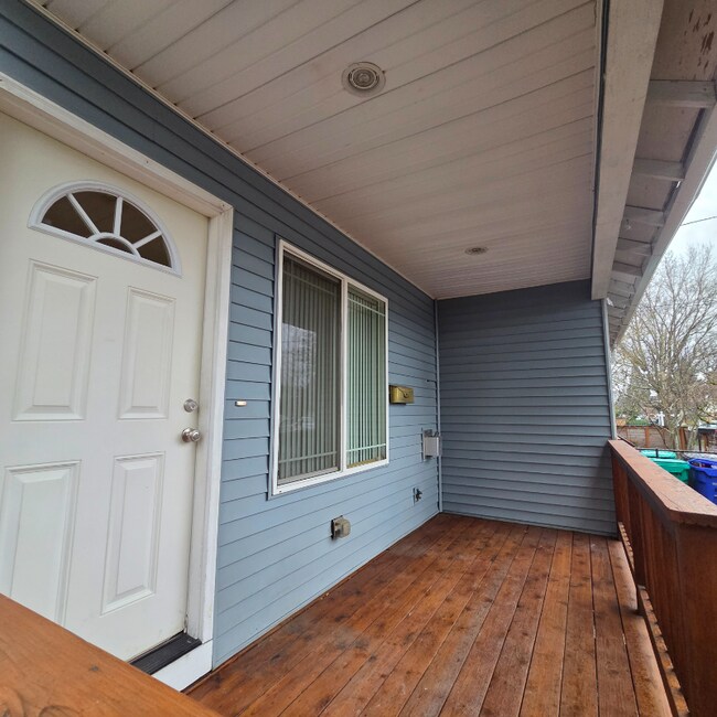 Building Photo - 3552 SE 66th Ave