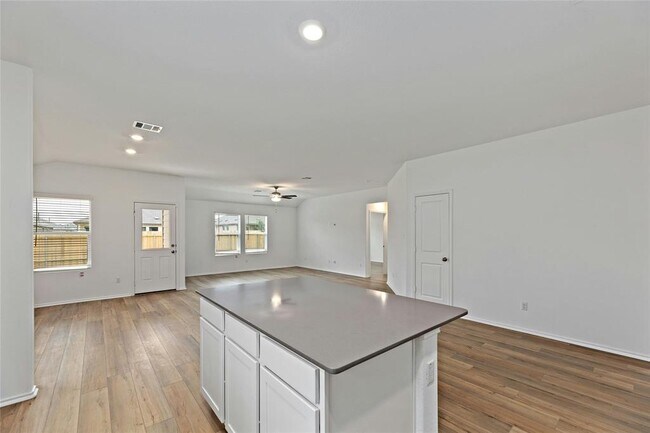 Building Photo - 443 Sebring Cir