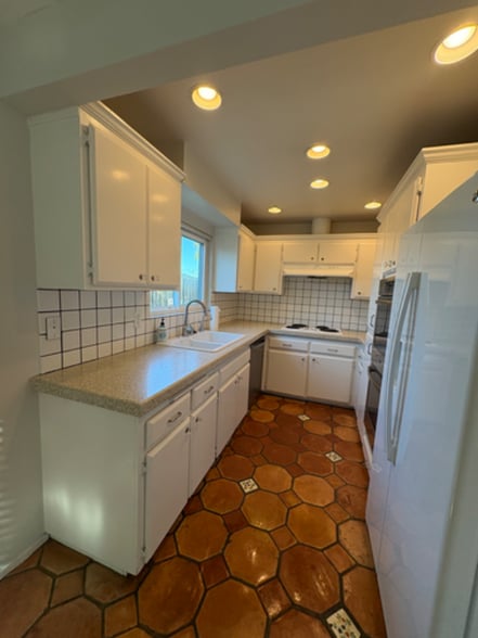 Building Photo - 112 Avenida Dolores