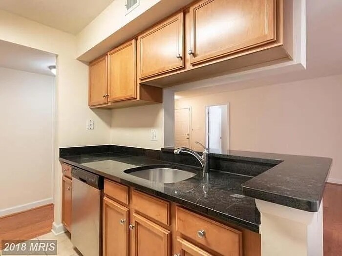 Building Photo - 1729 Ascot Way