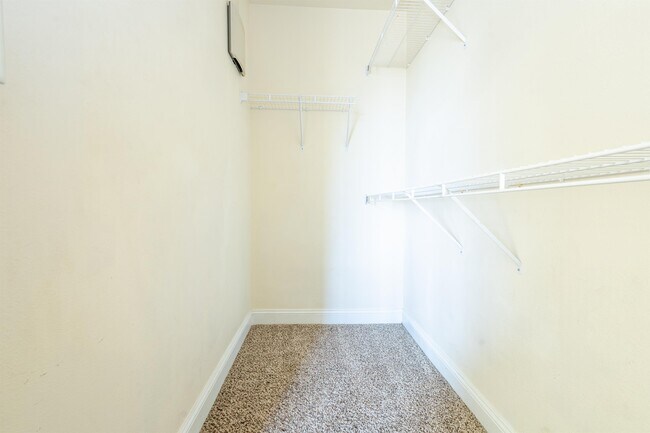 Building Photo - 505 Wingspan Way