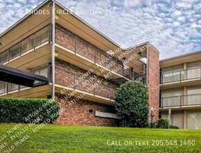 Building Photo - 2990 Rhodes Cir S