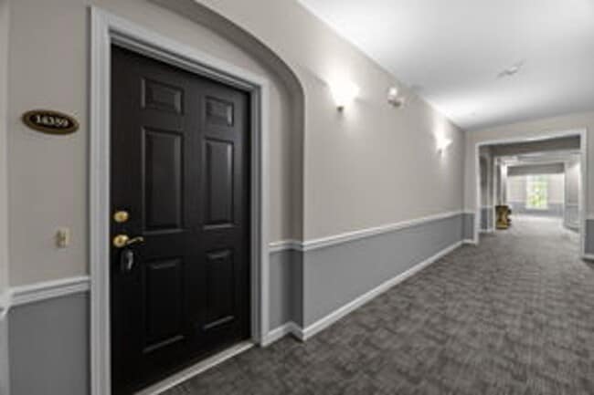 Building Photo - Charming 2 Bed + Office Condo in the Heart...